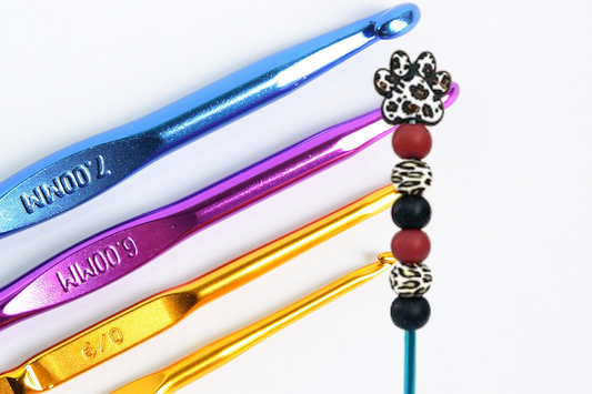 Leopard Print Paw Beaded Crochet Hook - Little Luvin Stitches