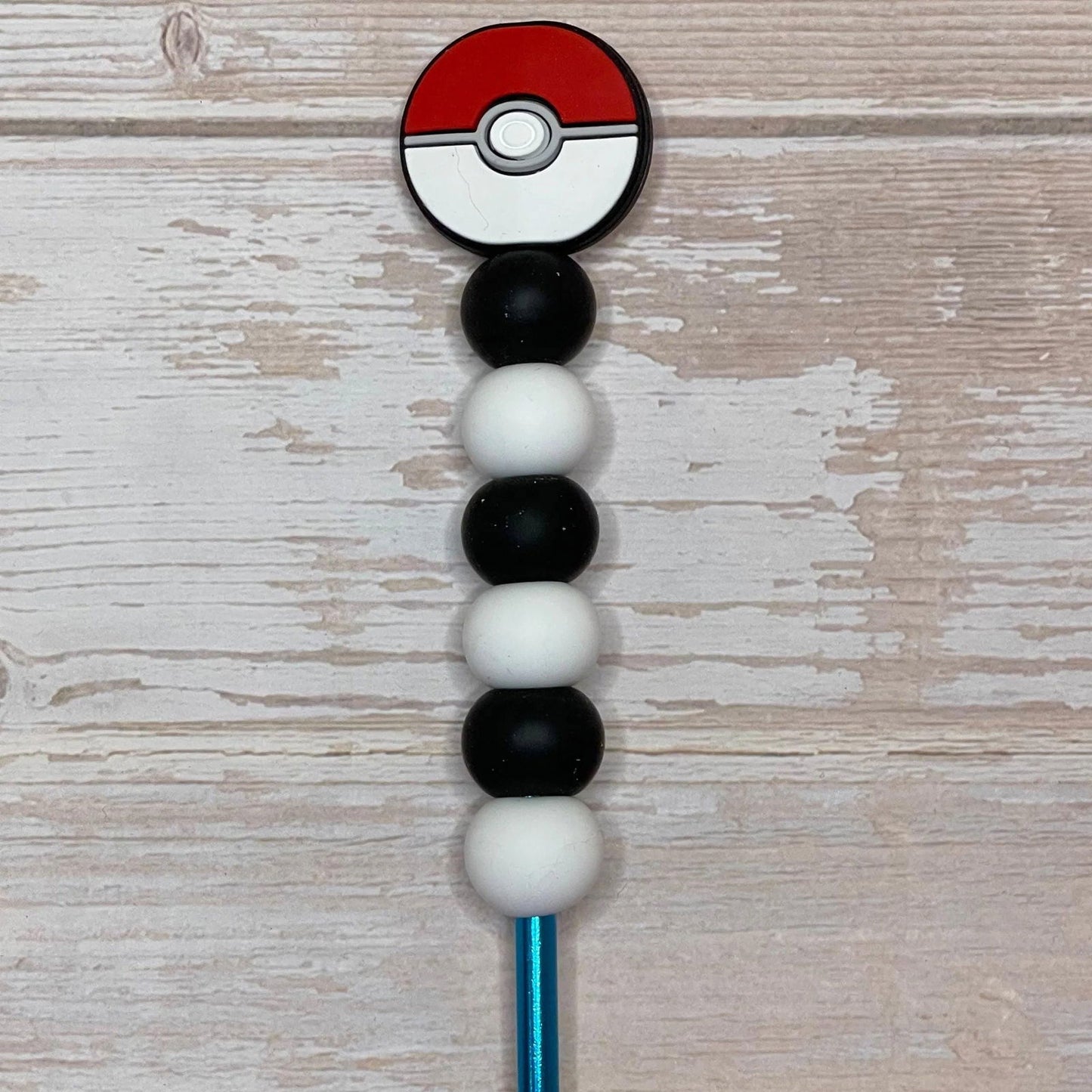 Red/White Circle Beaded Crochet Hook - Little Luvin Stitches
